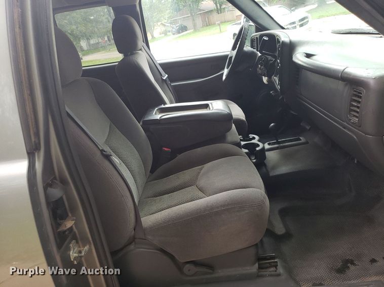 image for item IP9387 2006  Chevrolet Silverado 1500  Ext. Cab pickup truck