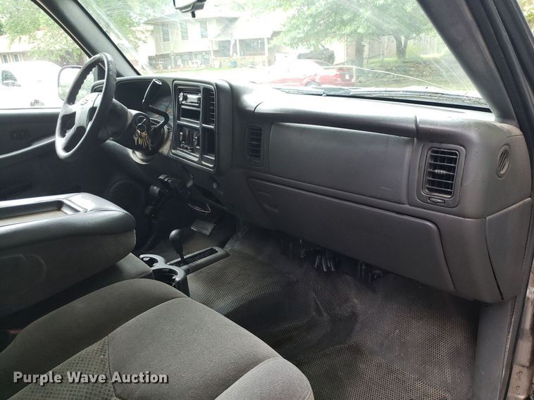 image for item IP9387 2006  Chevrolet Silverado 1500  Ext. Cab pickup truck