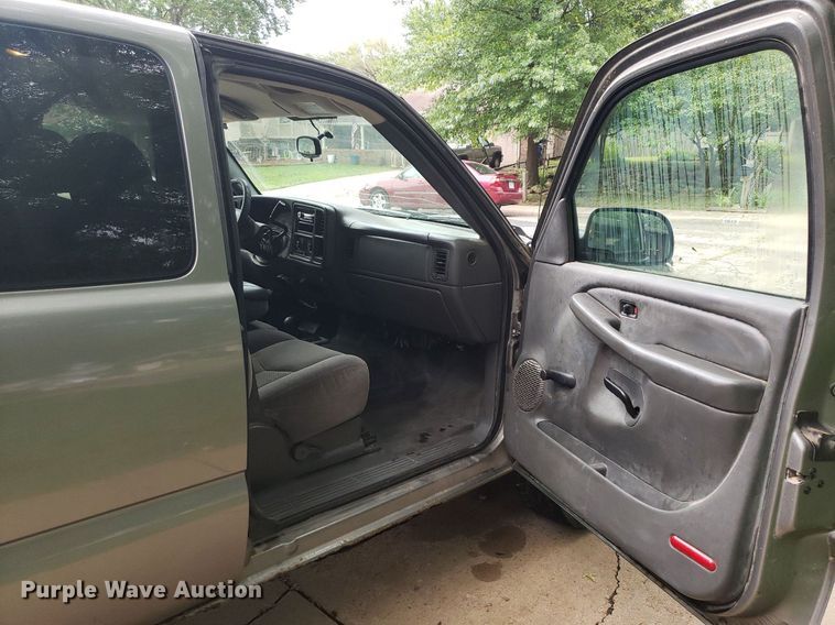 image for item IP9387 2006  Chevrolet Silverado 1500  Ext. Cab pickup truck