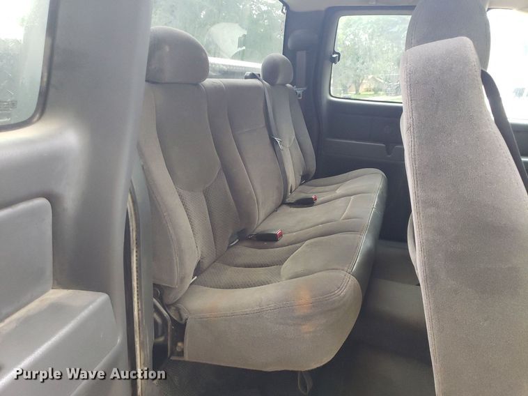 image for item IP9387 2006  Chevrolet Silverado 1500  Ext. Cab pickup truck