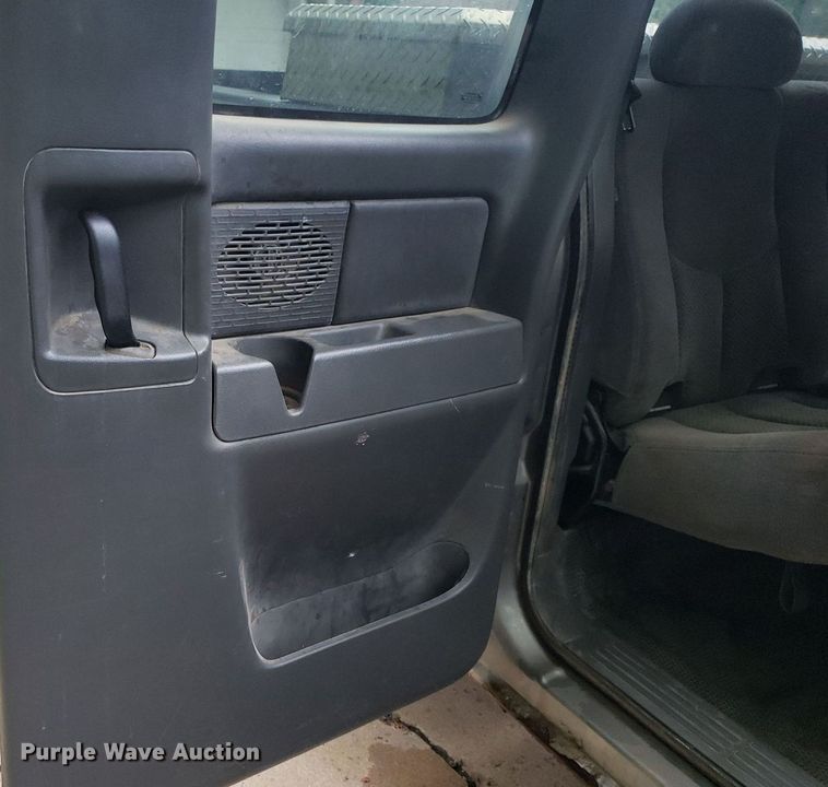 image for item IP9387 2006  Chevrolet Silverado 1500  Ext. Cab pickup truck