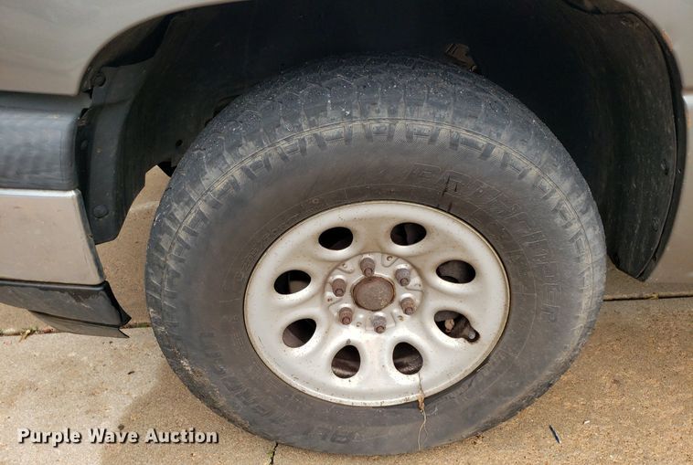 image for item IP9387 2006  Chevrolet Silverado 1500  Ext. Cab pickup truck