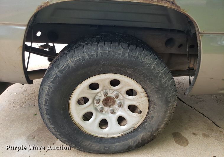 image for item IP9387 2006  Chevrolet Silverado 1500  Ext. Cab pickup truck