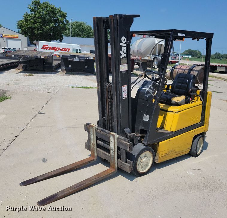 image for item JO9281 Yale GLC030AENUAE083  forklift