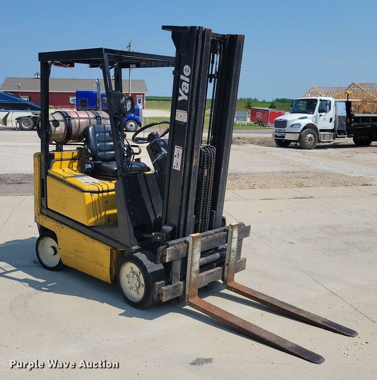image for item JO9281 Yale GLC030AENUAE083  forklift