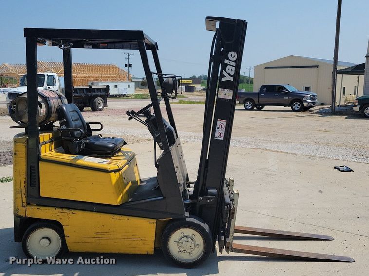 image for item JO9281 Yale GLC030AENUAE083  forklift