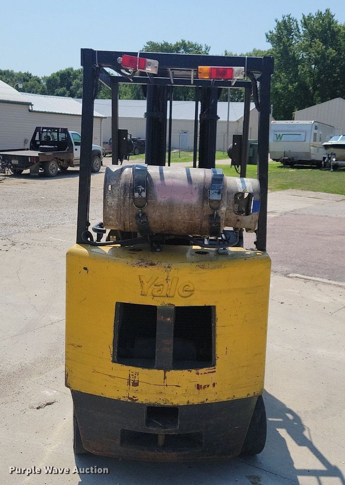 image for item JO9281 Yale GLC030AENUAE083  forklift
