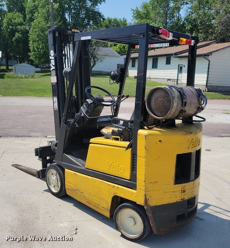image for item JO9281 Yale GLC030AENUAE083  forklift