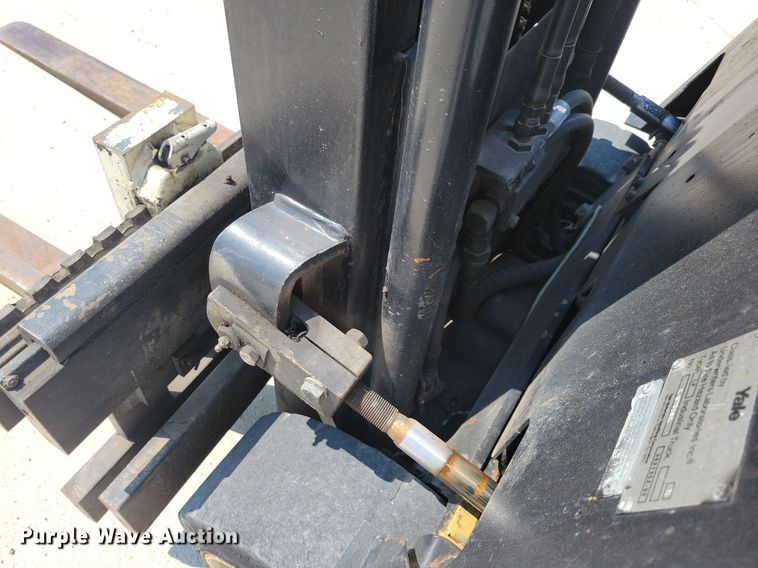 image for item JO9281 Yale GLC030AENUAE083  forklift