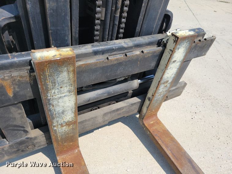 image for item JO9281 Yale GLC030AENUAE083  forklift