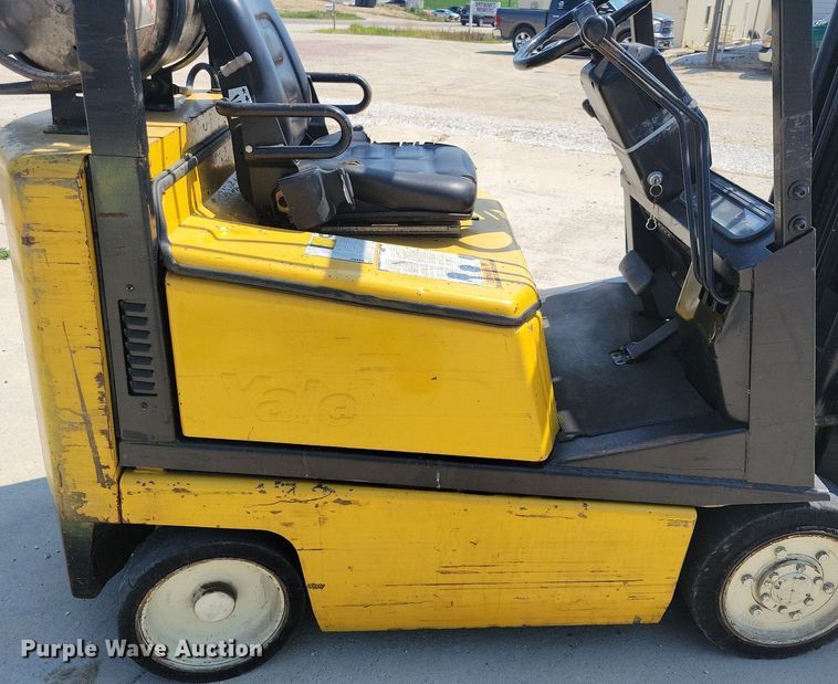 image for item JO9281 Yale GLC030AENUAE083  forklift