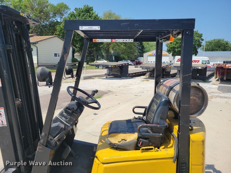 image for item JO9281 Yale GLC030AENUAE083  forklift