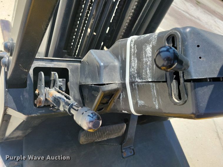 image for item JO9281 Yale GLC030AENUAE083  forklift