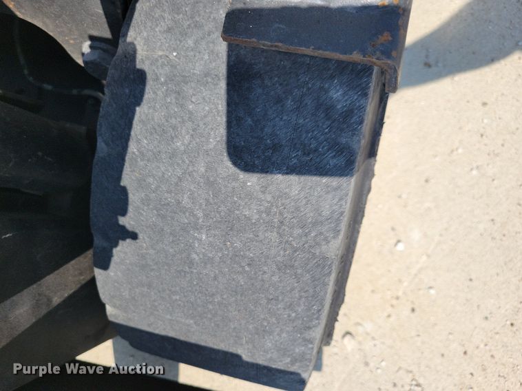 image for item JO9281 Yale GLC030AENUAE083  forklift