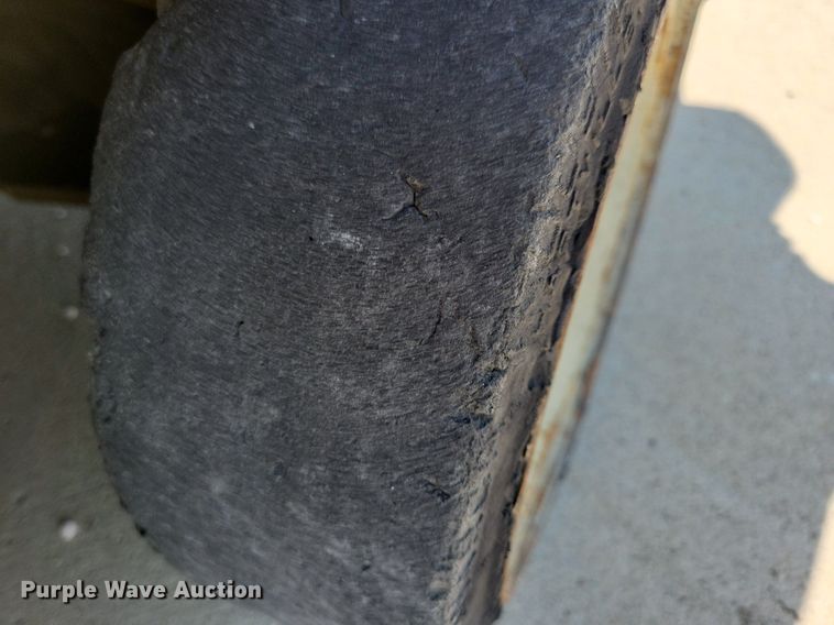 image for item JO9281 Yale GLC030AENUAE083  forklift