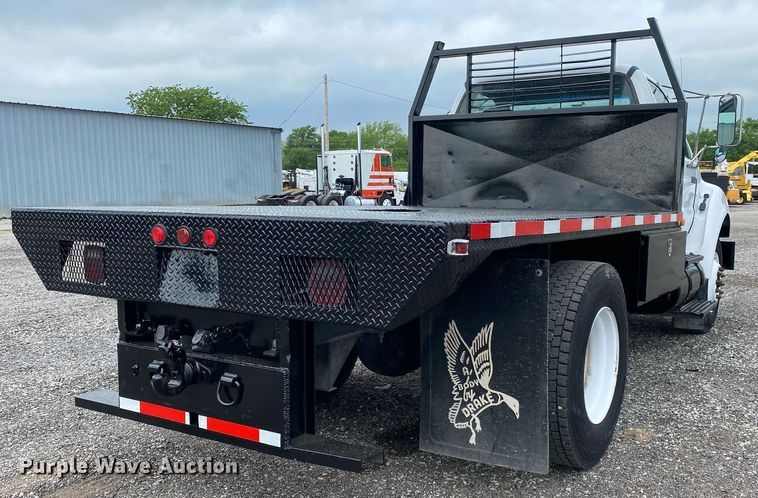 image for item KB9433 2005 Ford F750 Super Duty  flatbed truck