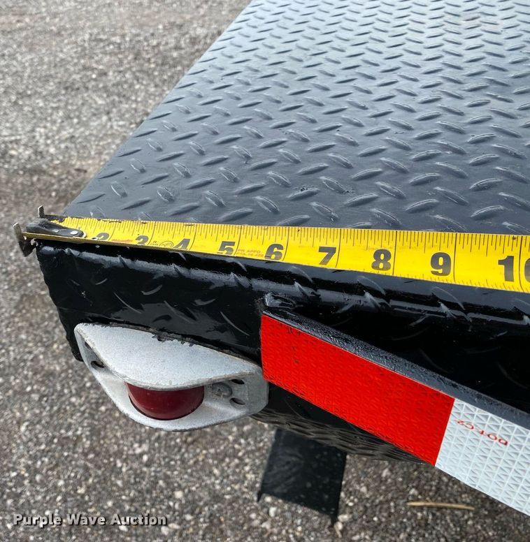 image for item KB9433 2005 Ford F750 Super Duty  flatbed truck