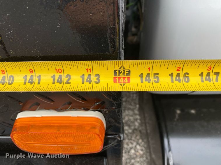 image for item KB9433 2005 Ford F750 Super Duty  flatbed truck