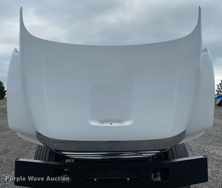 image for item KB9433 2005 Ford F750 Super Duty  flatbed truck