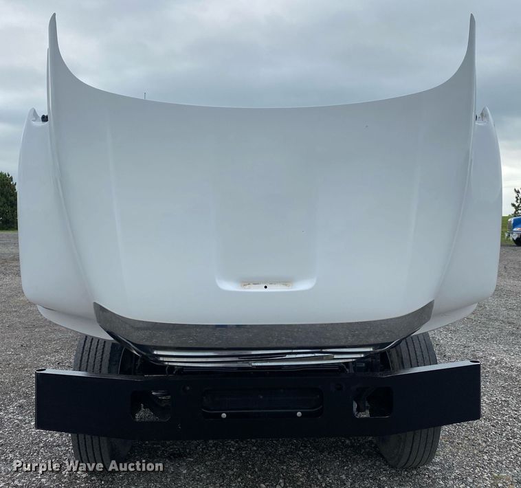 image for item KB9433 2005 Ford F750 Super Duty  flatbed truck