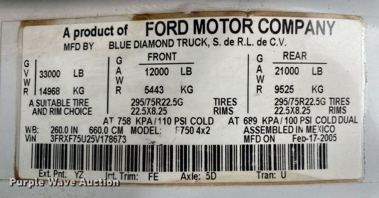image for item KB9433 2005 Ford F750 Super Duty  flatbed truck