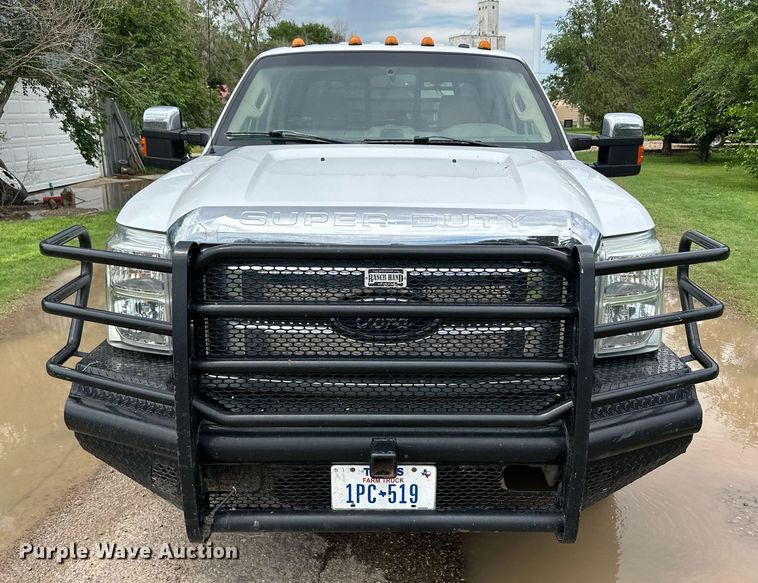 image for item KF9698 2015 Ford F350 Super Duty  Crew Cab bale bed pickup truck