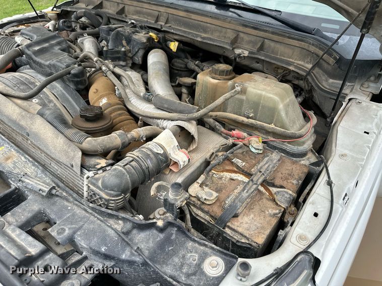 image for item KF9698 2015 Ford F350 Super Duty  Crew Cab bale bed pickup truck