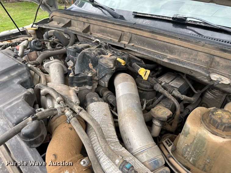 image for item KF9698 2015 Ford F350 Super Duty  Crew Cab bale bed pickup truck