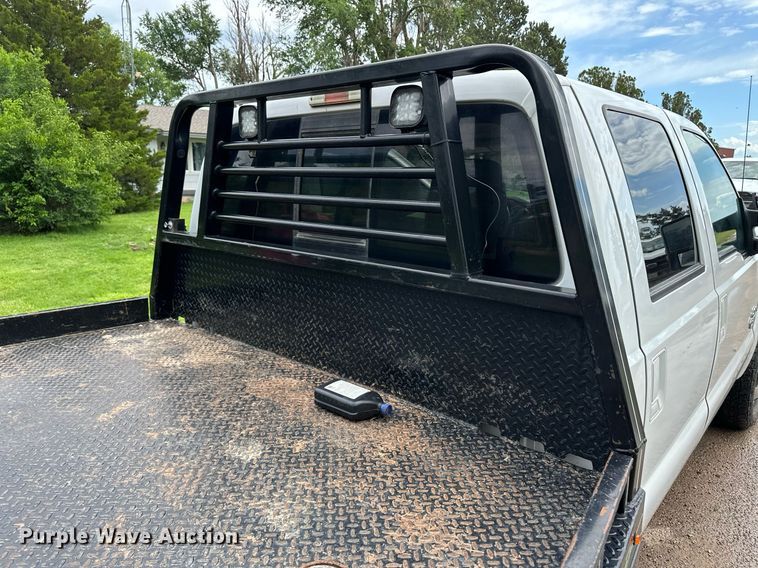 image for item KF9698 2015 Ford F350 Super Duty  Crew Cab bale bed pickup truck