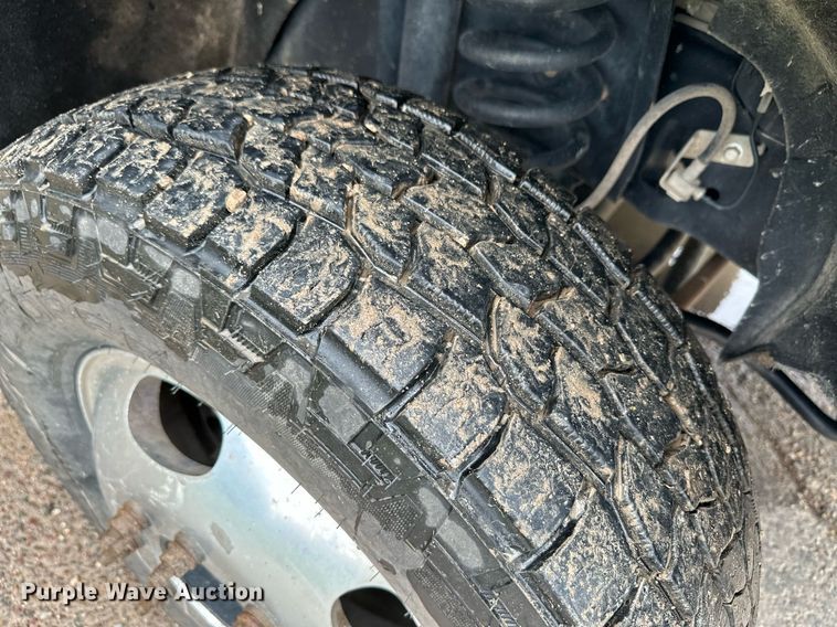 image for item KF9698 2015 Ford F350 Super Duty  Crew Cab bale bed pickup truck