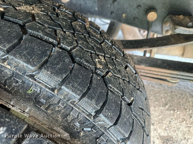 image for item KF9698 2015 Ford F350 Super Duty  Crew Cab bale bed pickup truck