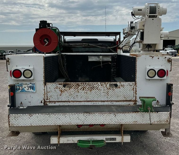 image for item KM9861 2018  Ford F350 Super Duty  SuperCab utility bed pickup truck