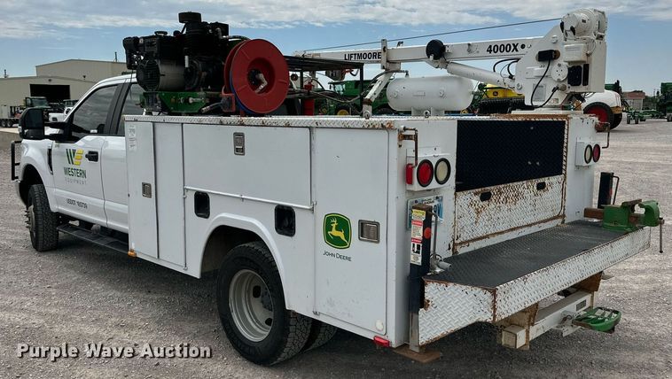 image for item KM9861 2018  Ford F350 Super Duty  SuperCab utility bed pickup truck