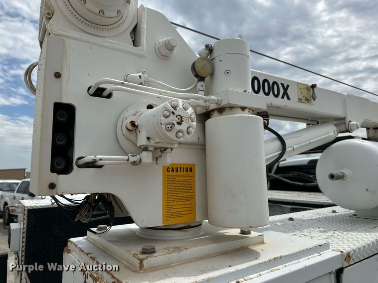 image for item KM9861 2018  Ford F350 Super Duty  SuperCab utility bed pickup truck