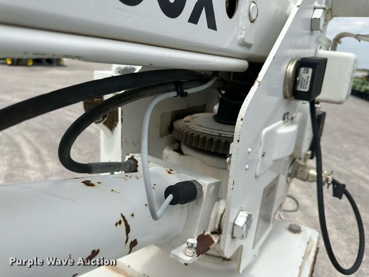 image for item KM9861 2018  Ford F350 Super Duty  SuperCab utility bed pickup truck