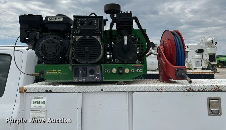 image for item KM9861 2018  Ford F350 Super Duty  SuperCab utility bed pickup truck