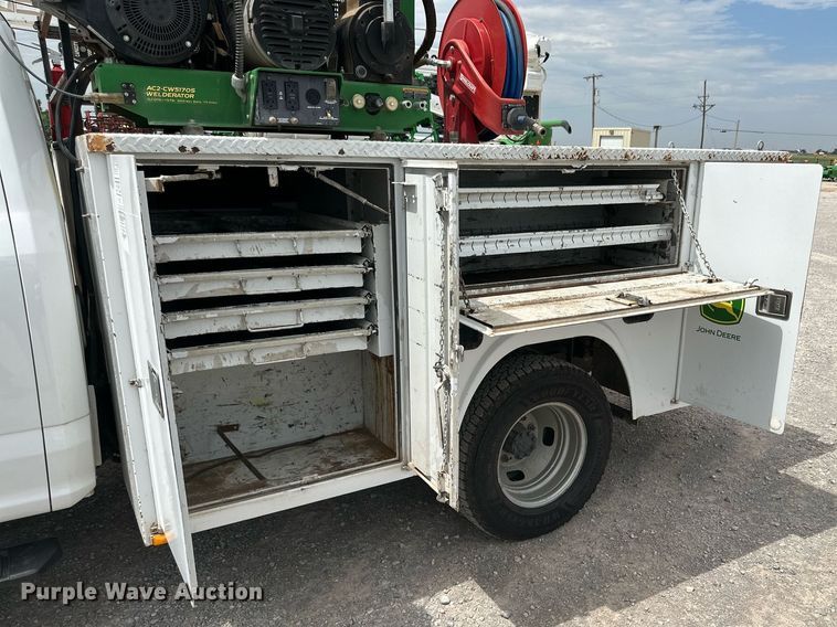 image for item KM9861 2018  Ford F350 Super Duty  SuperCab utility bed pickup truck