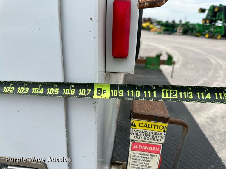 image for item KM9861 2018  Ford F350 Super Duty  SuperCab utility bed pickup truck