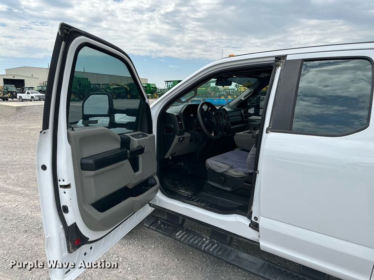 image for item KM9861 2018  Ford F350 Super Duty  SuperCab utility bed pickup truck