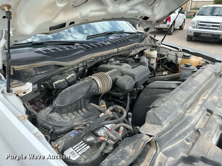 image for item KM9861 2018  Ford F350 Super Duty  SuperCab utility bed pickup truck