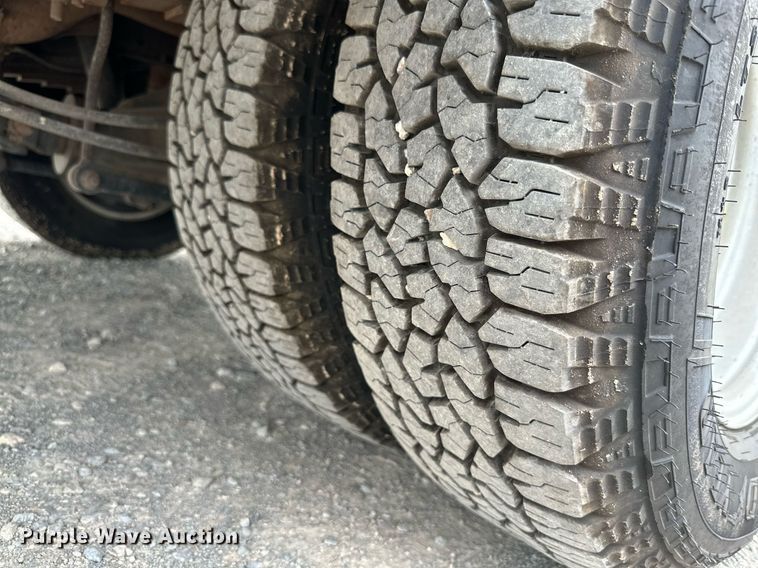 image for item KM9861 2018  Ford F350 Super Duty  SuperCab utility bed pickup truck