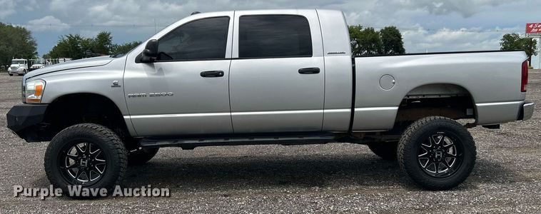 image for item KW9172 2006 Dodge Ram 2500  Mega Cab pickup truck
