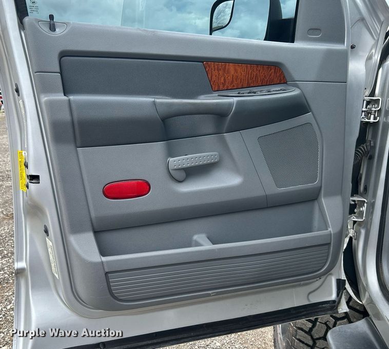 image for item KW9172 2006 Dodge Ram 2500  Mega Cab pickup truck