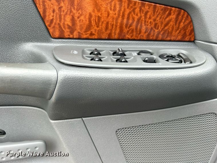 image for item KW9172 2006 Dodge Ram 2500  Mega Cab pickup truck