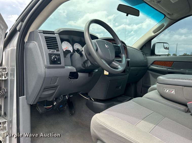 image for item KW9172 2006 Dodge Ram 2500  Mega Cab pickup truck