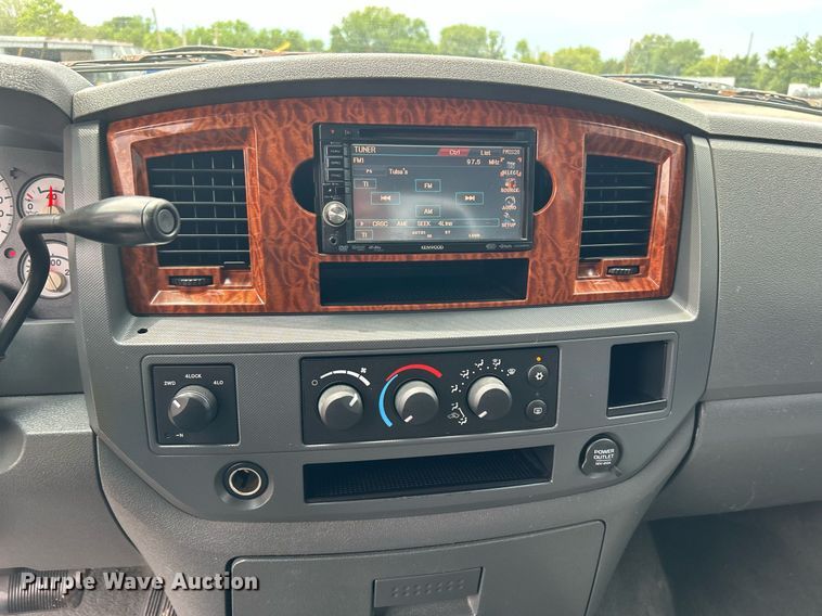 image for item KW9172 2006 Dodge Ram 2500  Mega Cab pickup truck