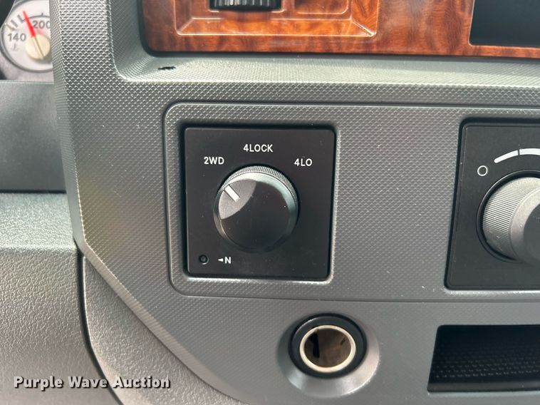 image for item KW9172 2006 Dodge Ram 2500  Mega Cab pickup truck