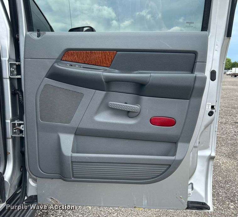 image for item KW9172 2006 Dodge Ram 2500  Mega Cab pickup truck