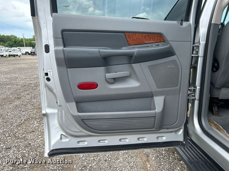 image for item KW9172 2006 Dodge Ram 2500  Mega Cab pickup truck