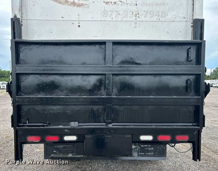 image for item KW9173 2007 Mitsubishi FUSO  box truck